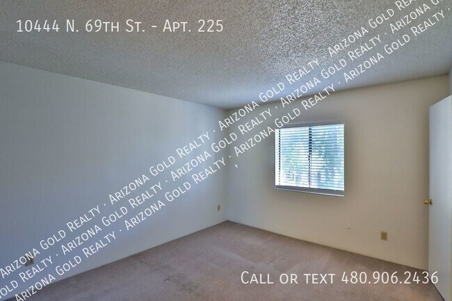Building Photo - 10444 N 69th St