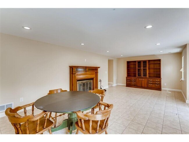 Building Photo - 18000 Breezy Point Rd