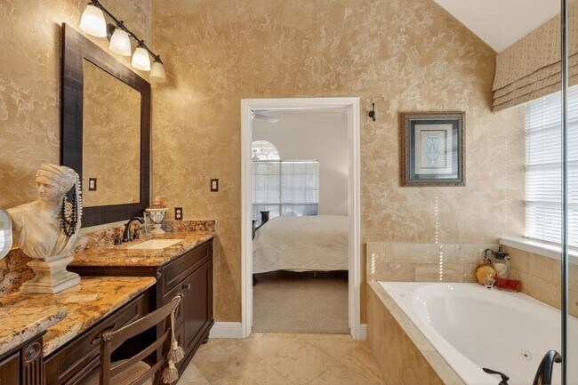 Building Photo - 502 Ernst Ct