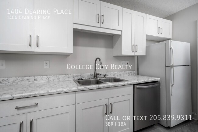 Building Photo - 1404 Dearing Pl