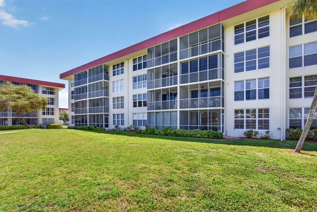 Building Photo - 3150 NE 48th Ct