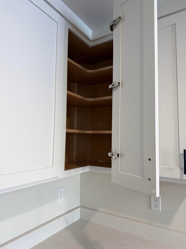 Building Photo - 1007 Jefferson St