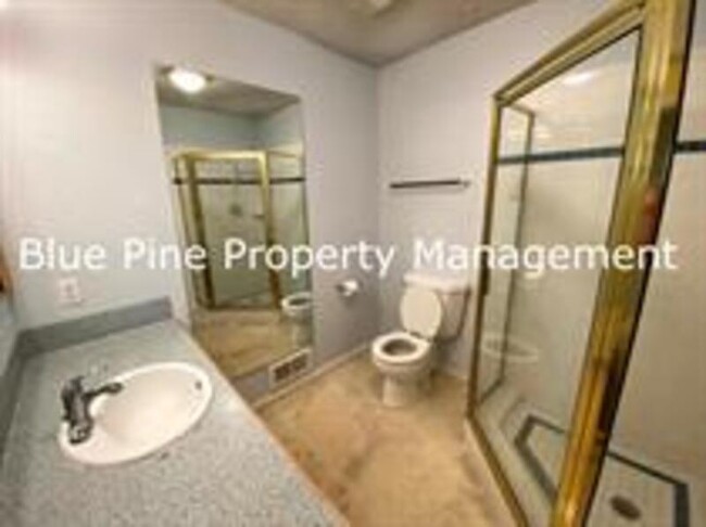 Building Photo - 2264 Stace St