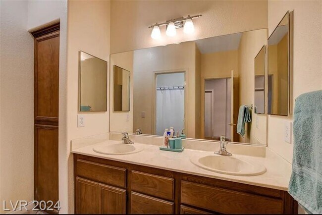 Building Photo - Entertainment Paradise: Fully Equipped Home with Heated Pool and Spa!