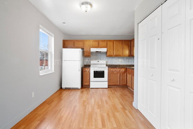 Building Photo - 330 Mt Everest Dr