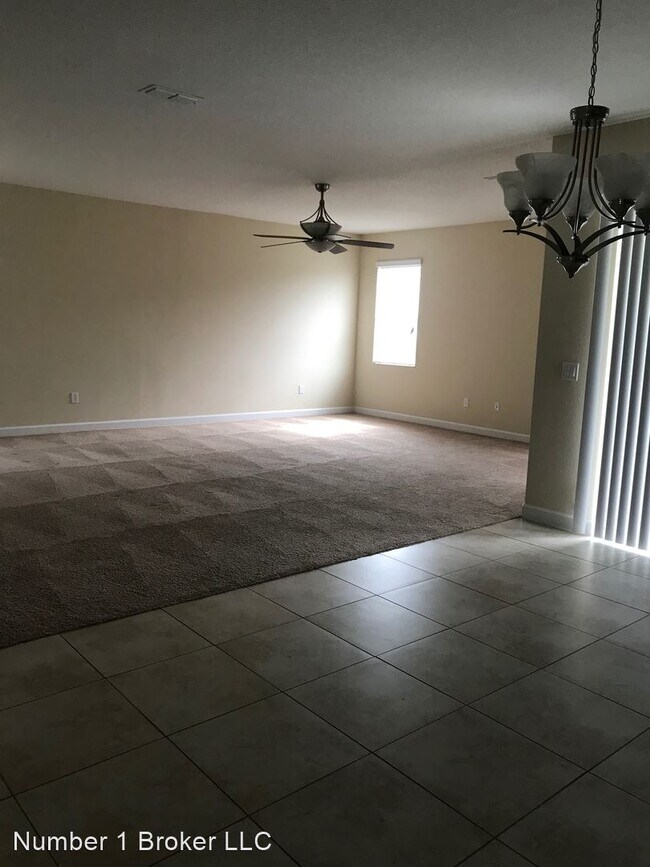 Building Photo - 5 br, 3.5 bath House - 15072 Evergreen Oak...