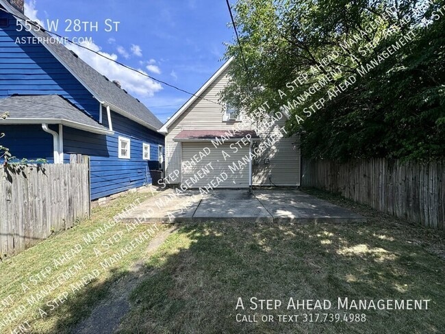 Building Photo - 553 W 28th St