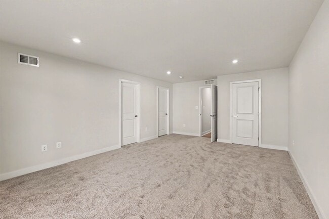 Building Photo - 9177 Edenderry Dr