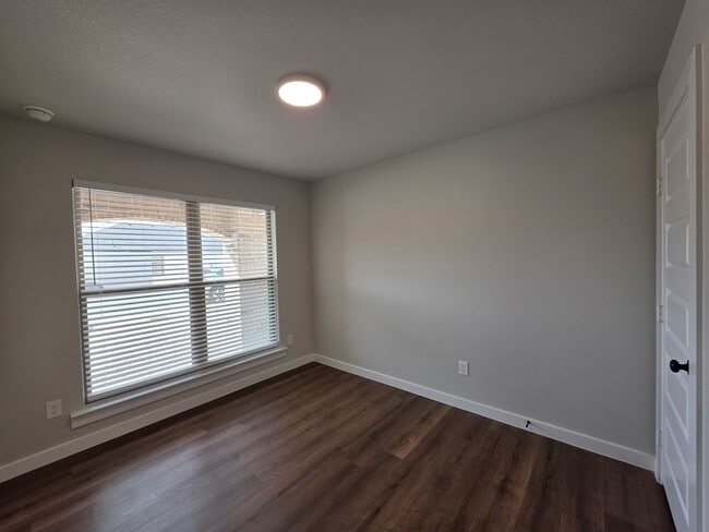 Building Photo - 235 Trailblazer Ln