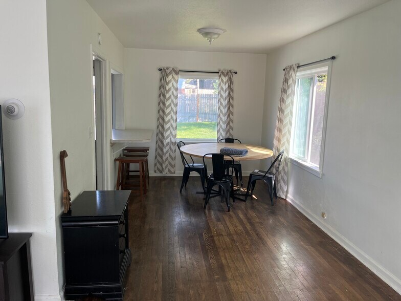 Dining Area - 105 S 3rd E