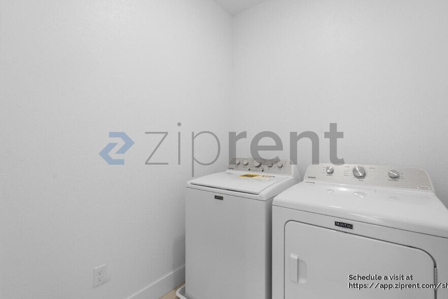 Building Photo - 4785 Happy Hallow Dr