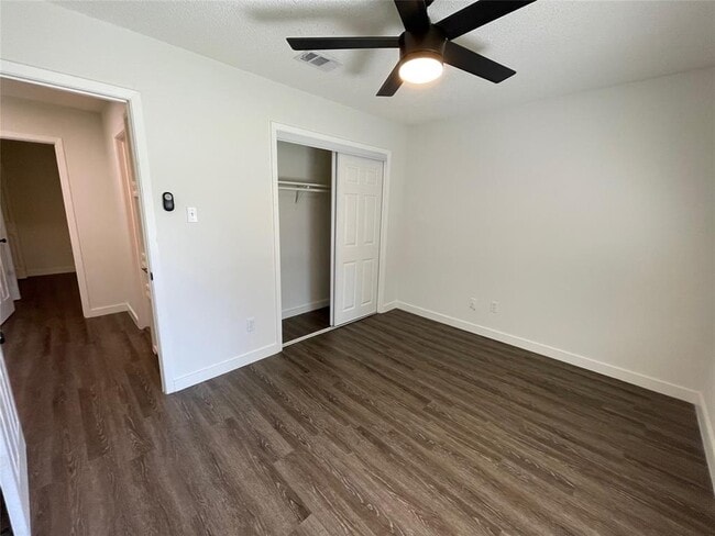Building Photo - 4805 Bergfield Dr