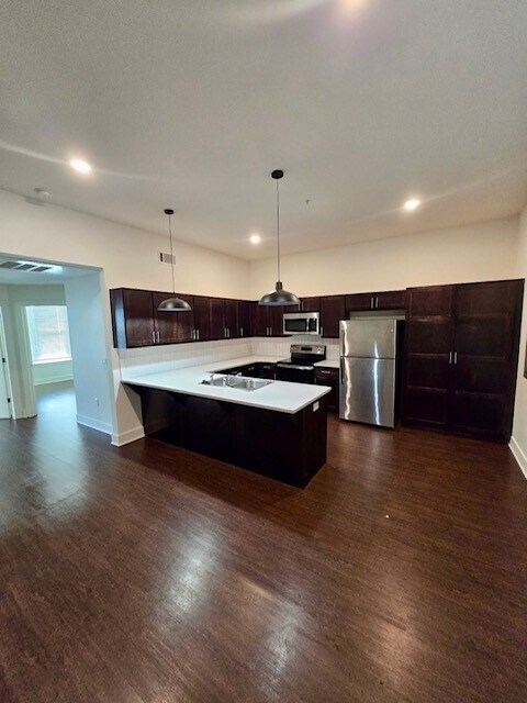 Building Photo - 726 E Emma Ave