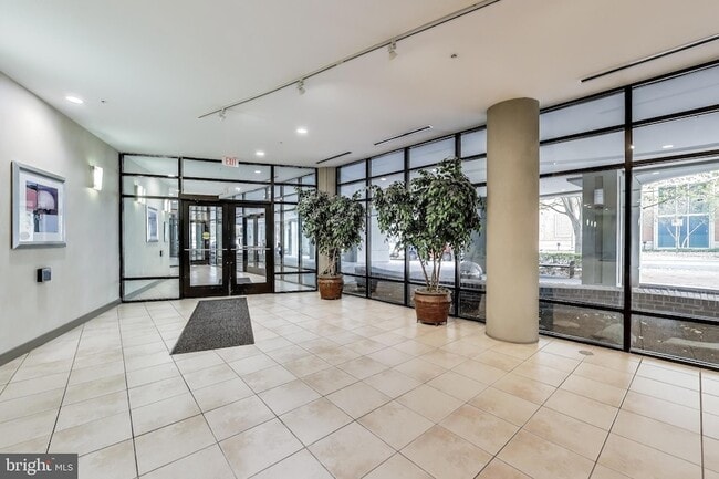 Building Photo - 8045 Newell St