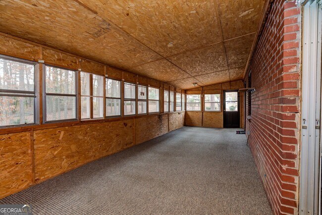 Building Photo - 2213 Davis Rd SW