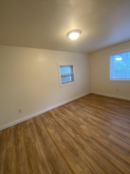Building Photo - 33 Brookes Ave