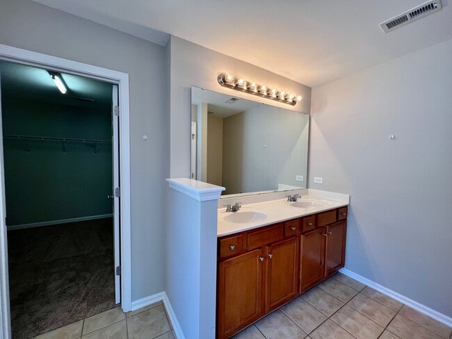 Building Photo - 10311 Dominion Village Dr