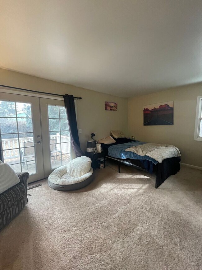 Building Photo - Cute Ranch Home w/ Fenced Yard and AC