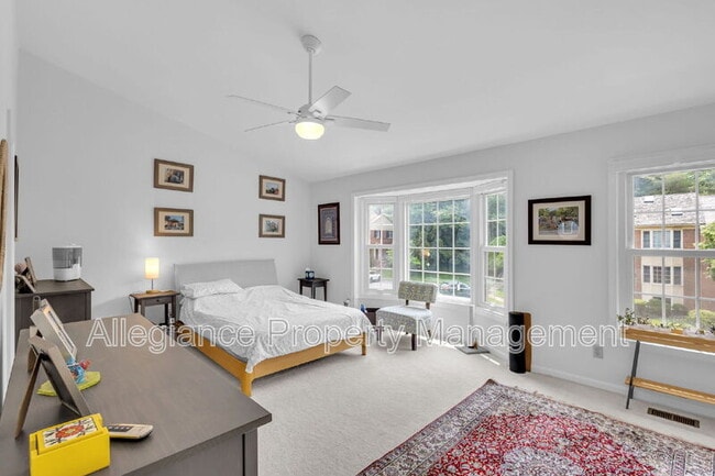 Building Photo - 6861 Williamsburg Pond Ct