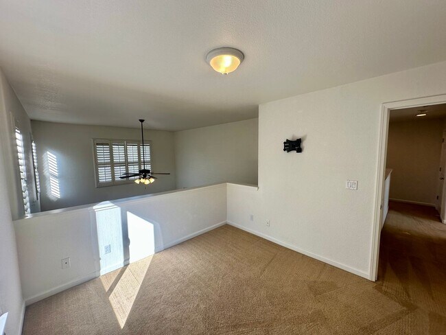 Building Photo - Spacious 2 Story Townhouse Available NOW!