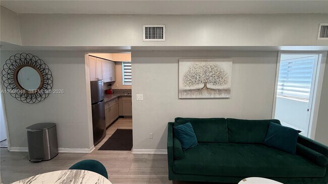 Building Photo - 10004 E Bay Harbor Dr