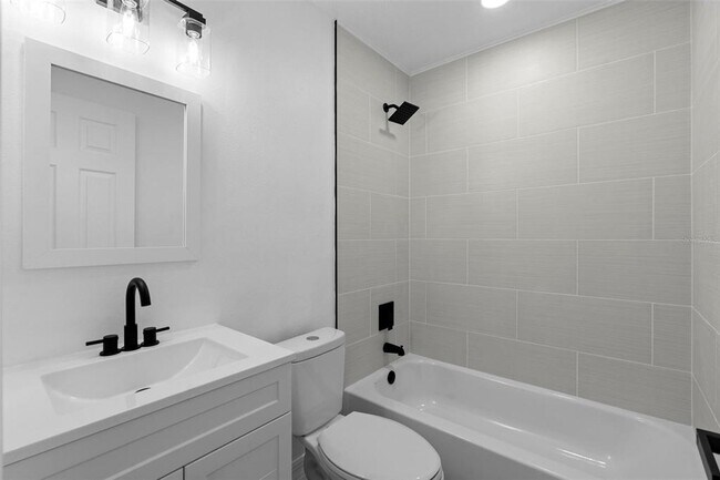 Building Photo - 2240 Conway Dr