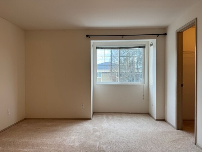 Building Photo - CLICK "REQUEST A TOUR" NOW!