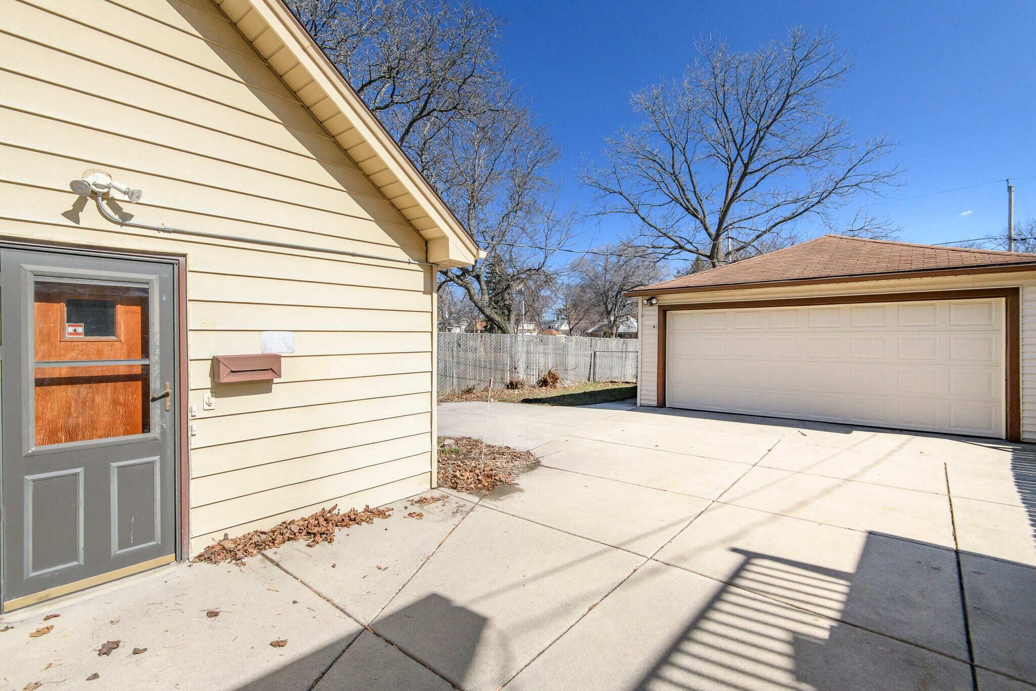 Building Photo - 2028 S 85th St