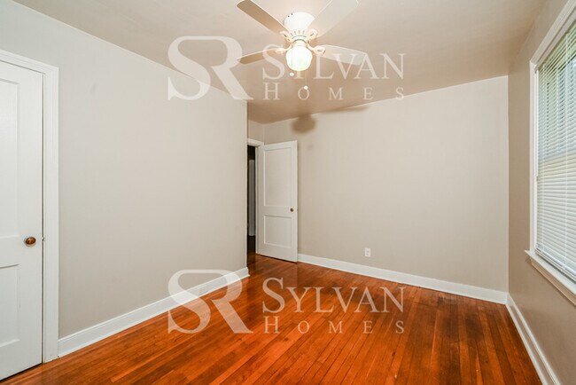 Building Photo - The living is easy in this 4 bedroom, 1.5 bathroom home