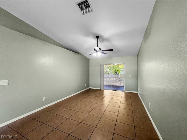 Building Photo - 1909 SW Santa Barbara Pl