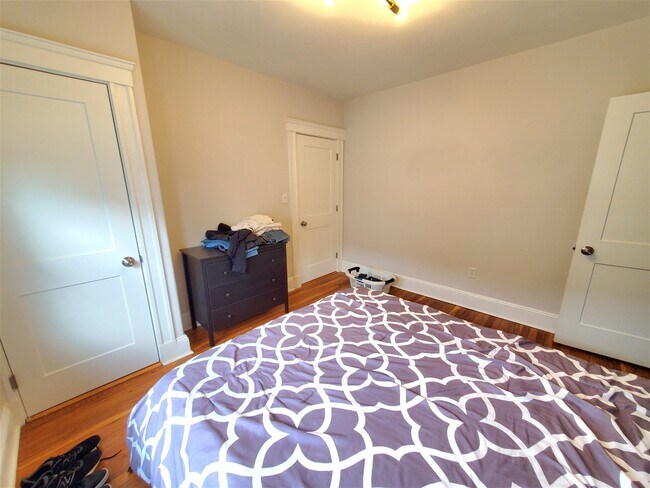 Building Photo - 22 5th Street Apt #2, Medford, MA 02155 - ...