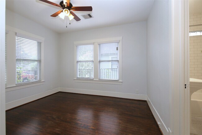 Building Photo - 214 Munford St