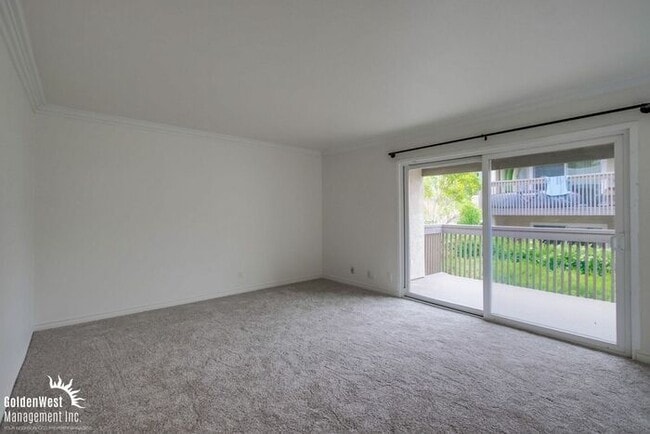 Building Photo - Charming 2Bdm 2Ba Condo in La Jolla