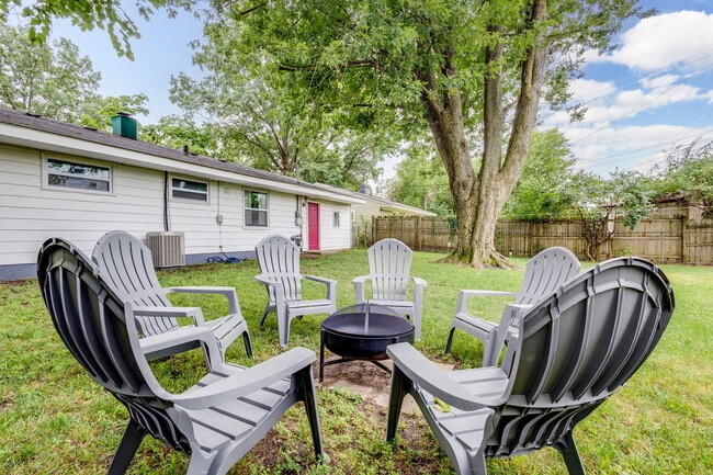 Building Photo - 1321 Browne Ln