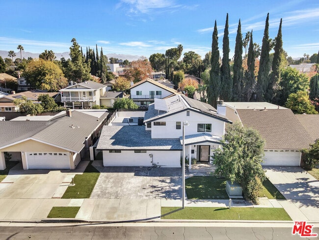 Building Photo - 6324 Geyser Ave