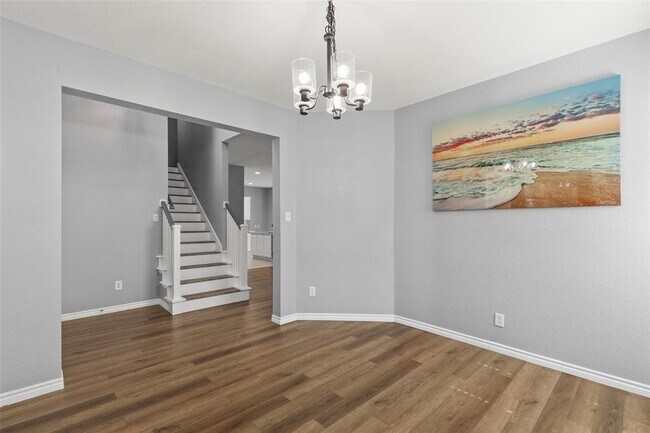 Building Photo - 4427 Village View Dr