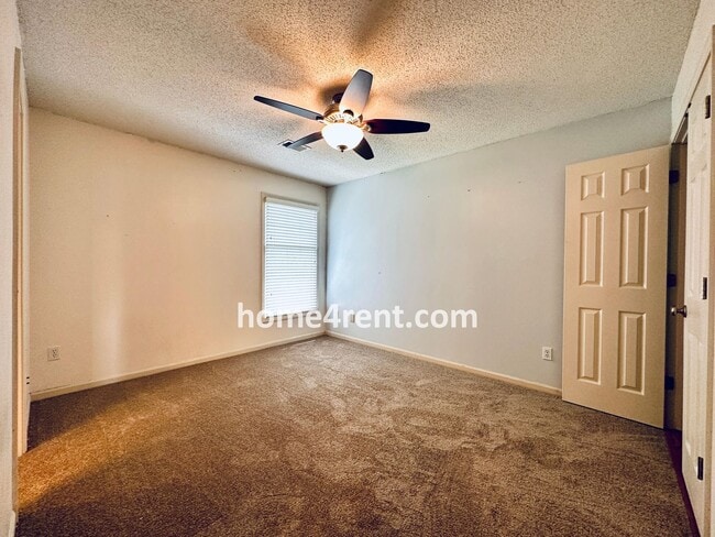 Building Photo - Fantastic South Overland Park Home in Blue...