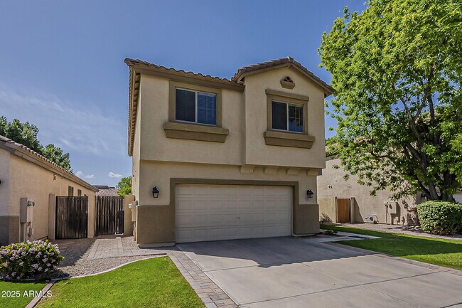 Building Photo - 927 W Azalea Pl