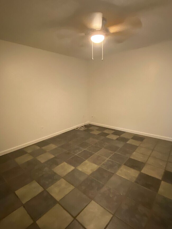 Building Photo - 4th of July MOVE IN SPECIAL! $500.00 off your first month's rent if you move in by July 4th!