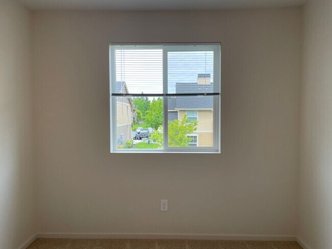 Building Photo - Spacious Vancouver Home in Cul-De-Sac With A Loft & Premium Deck!