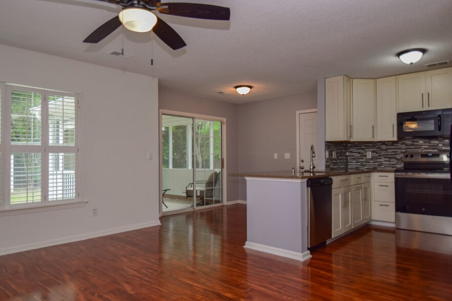Building Photo - 174 Two Pond Loop