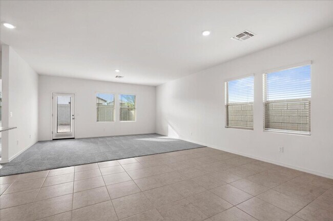 Building Photo - 8129 S 63rd Dr