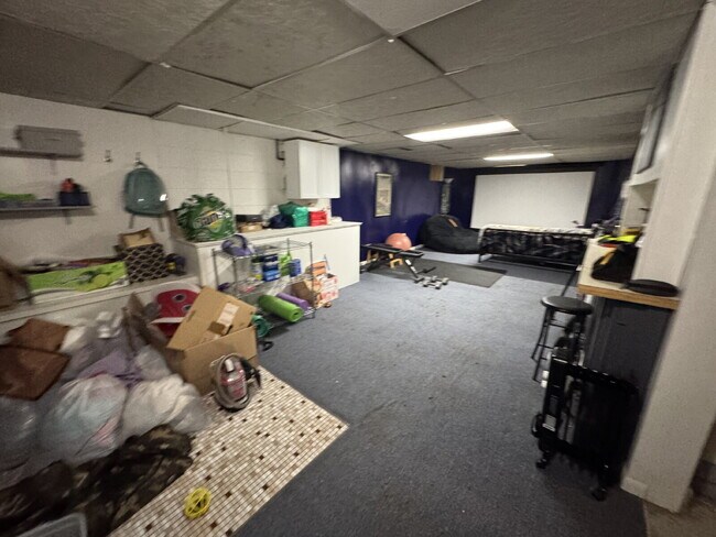 Building Photo - Charming 3-Bed Home with Finished Basement and huge backyard.