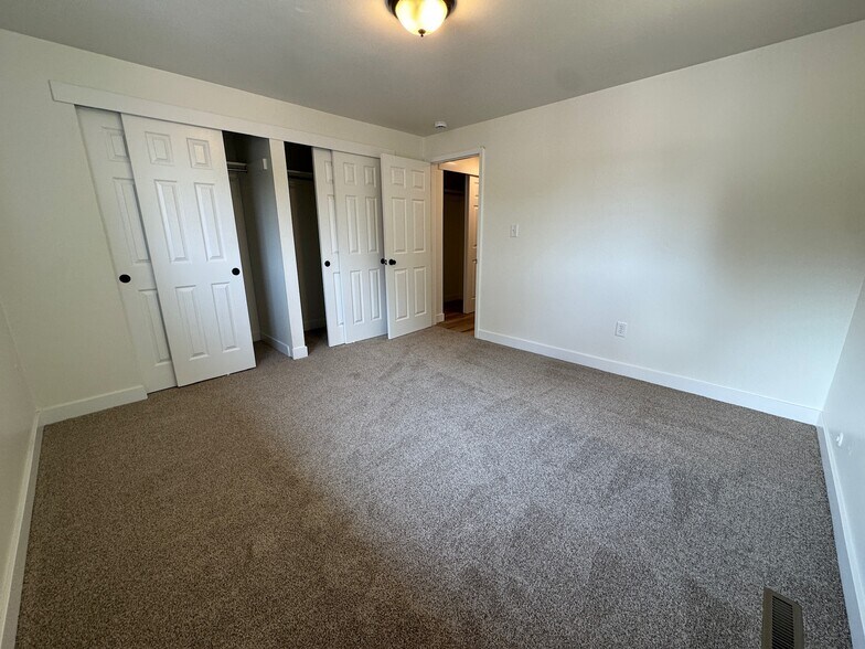 Building Photo - 804 Meeker St