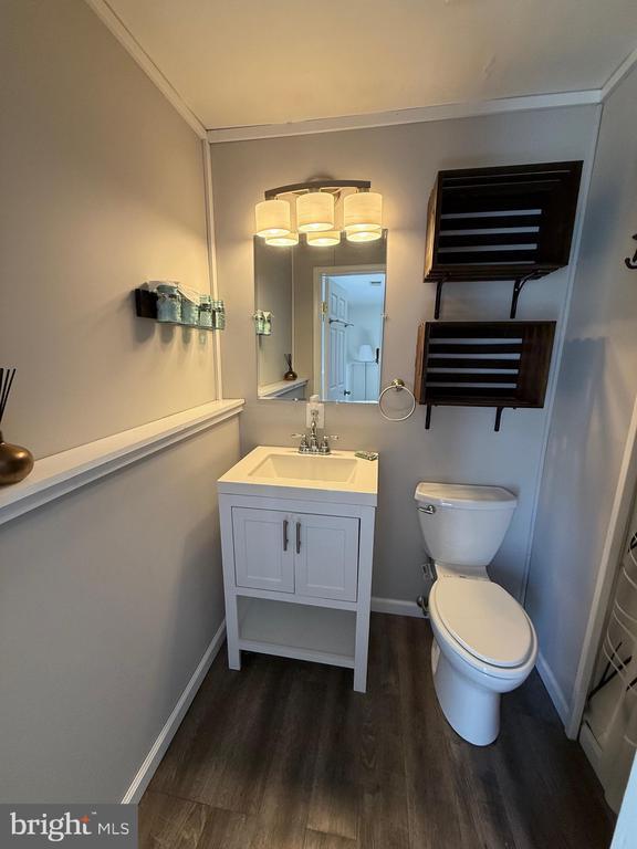 Building Photo - 5079 Macnamara Dr