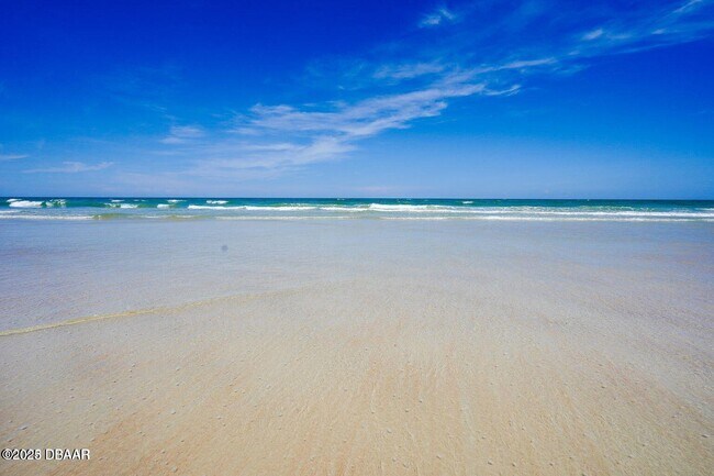 Building Photo - 4650 Links Village Dr