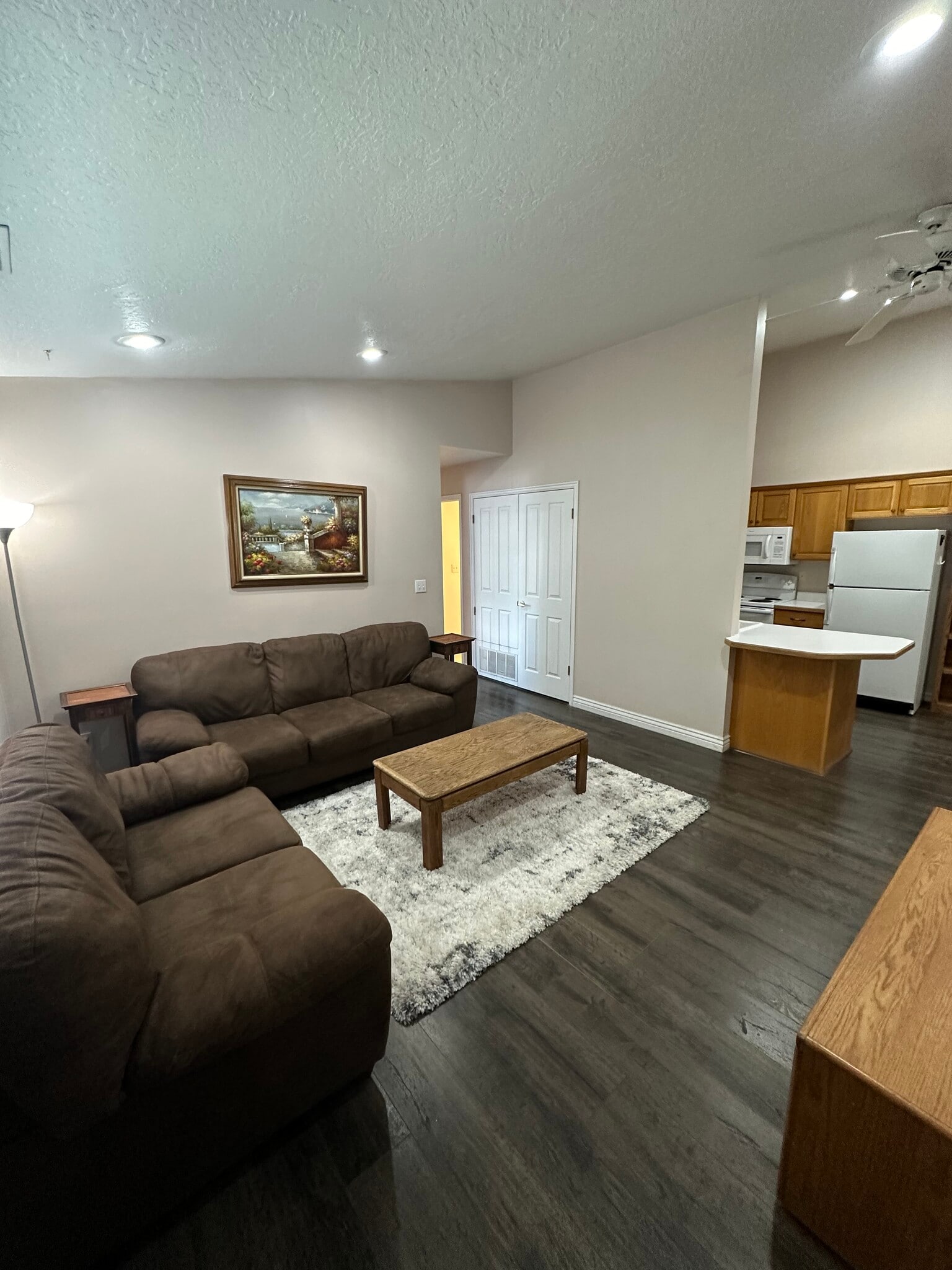 Building Photo - 1559 N Riverside Ave #10