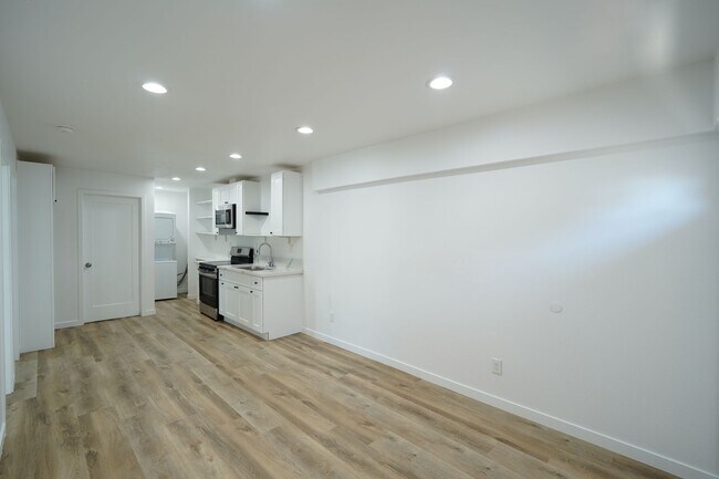 Building Photo - 26074 Bay Ave