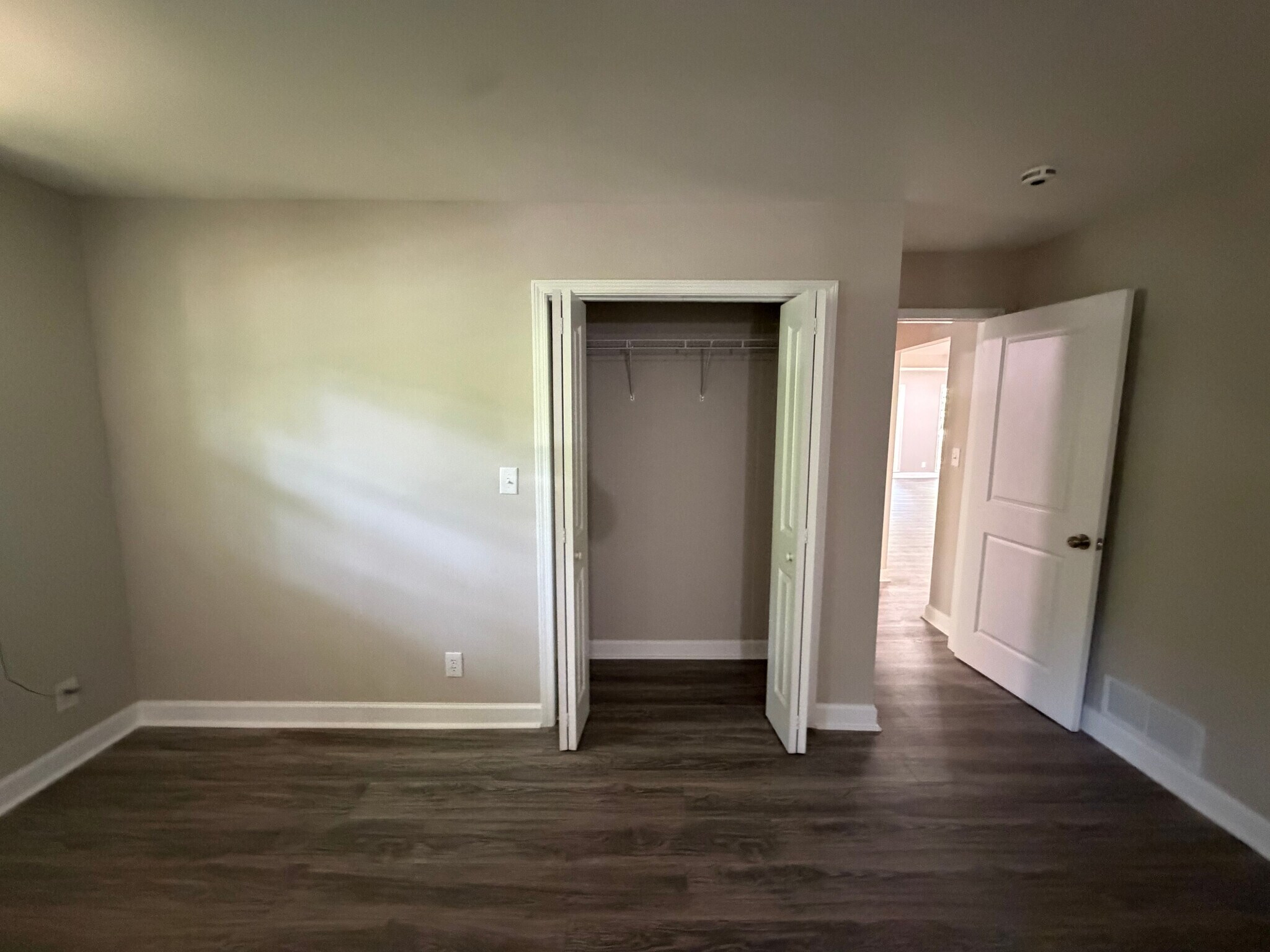 Building Photo - Room in House on Heritage Hills Cir