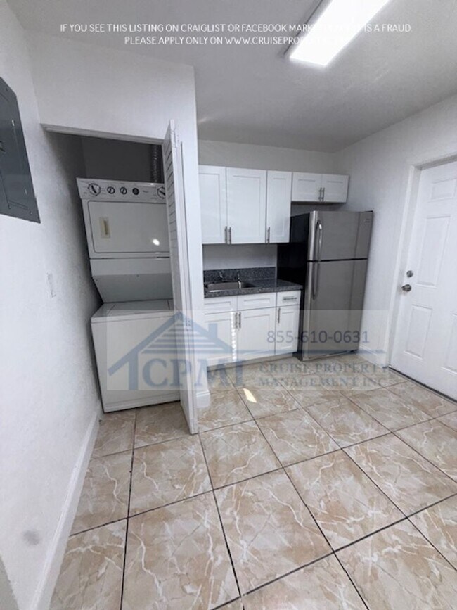 Building Photo - 323 NW 4th Ave